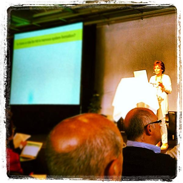 Елена Каттанео напоминает нам, что животные имеют ген БГ в течение 800 миллионов лет. 