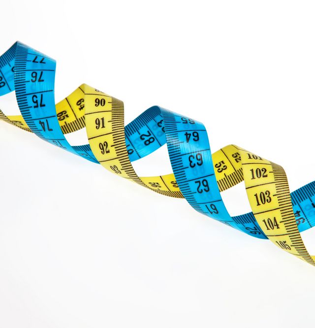 Генетическое тестирование на болезнь Хантингтона включает измерение количества повторов CAG в двух копиях гена БГ человека.